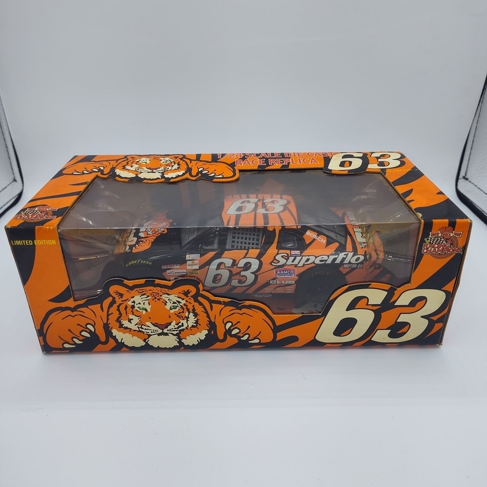 LIMITED EDITION 1999 1:24 SuperFlo Mark Green NASCAR Diecast Tony The Tiger RARE
